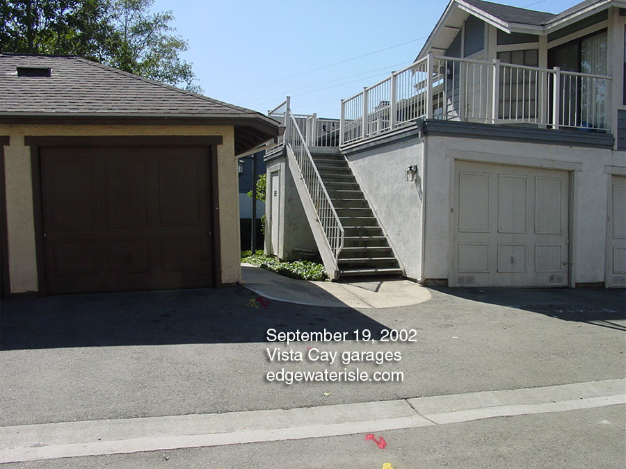 Garages at 1921 and 1925 Vista Cay in Edgewater Isle before reconstruction began: September 19, 2002